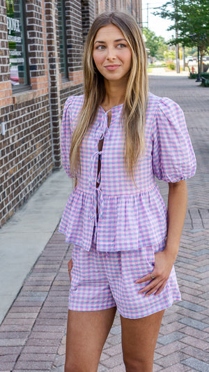 AUREUM Women's Set Gingham Shorts with Tie || David's Clothing