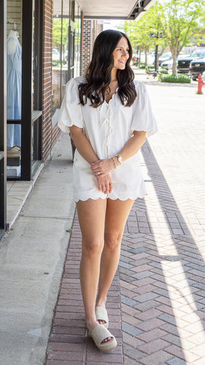 AUREUM Women's Shorts Scallop Hem Shorts