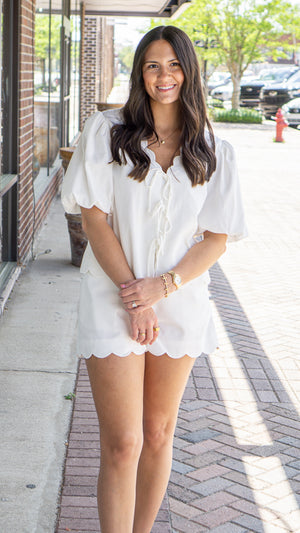 AUREUM Women's Shorts Scallop Hem Shorts