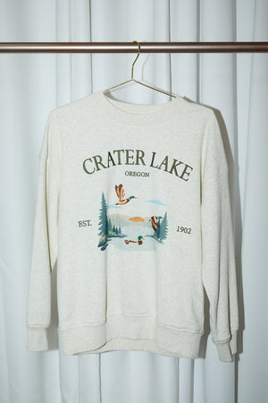 SUNDAY EDITION Women's Sweatshirt Crater Lake Oregon Mallard Graphic Long Sleeve Sweatshirt