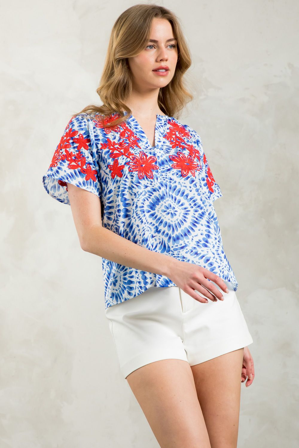 THML Women's Top Short Sleeve Embroidered Detail Top || David's Clothing
