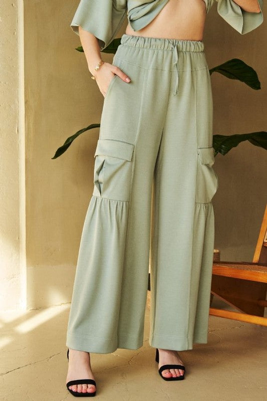 DAVI & DANI Women's Pants Solid Cargo Pockets Wide Open Pull On Pants