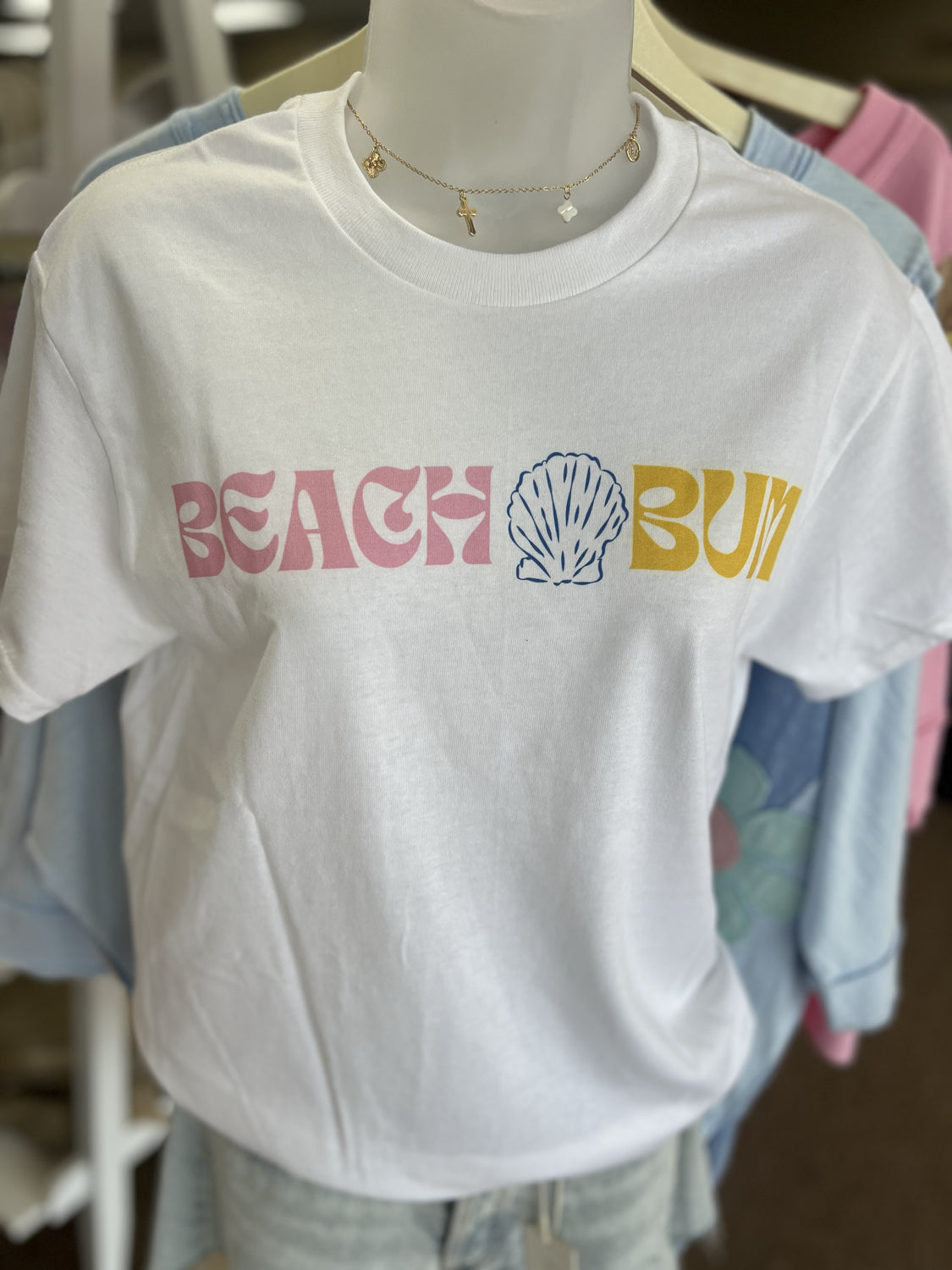 DISTRESSED VINTAGE DESIGNS Women's Tee Distressed Vintage Beach Bum Tee