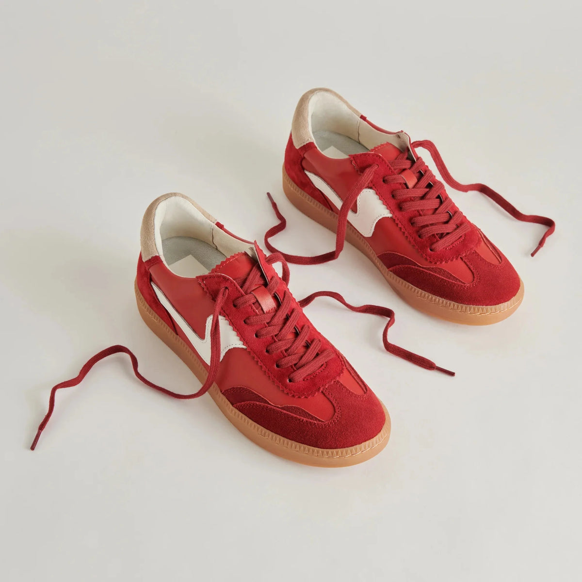 DOLCE VITA Women's Shoes Dolce Vita Notice Sneakers Crimson Suede || David's Clothing 