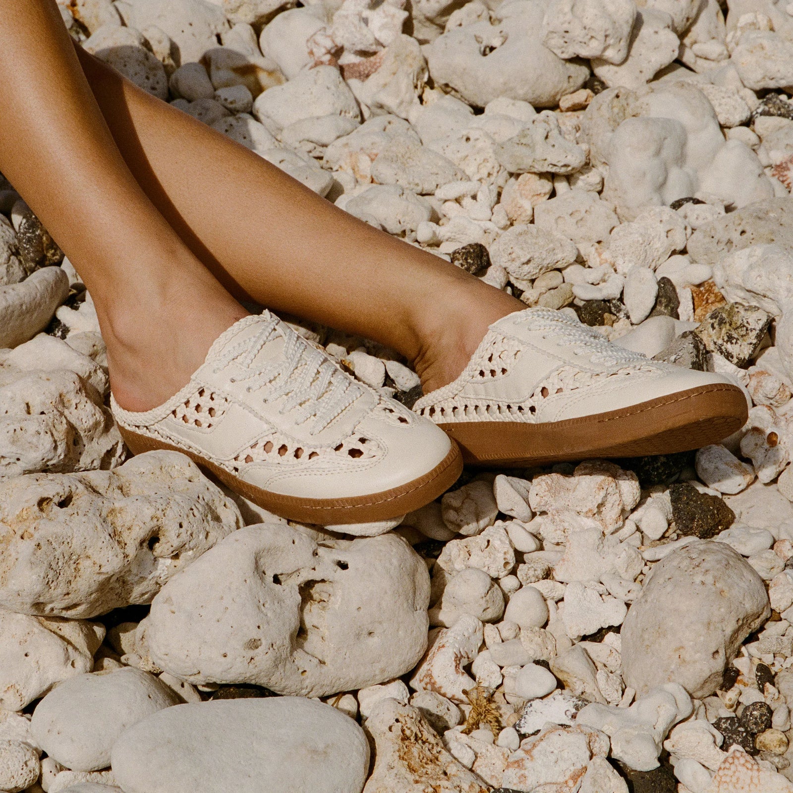 DOLCE VITA Women's Shoes Notice Slide Woven Sneakers Off White Woven Stella
