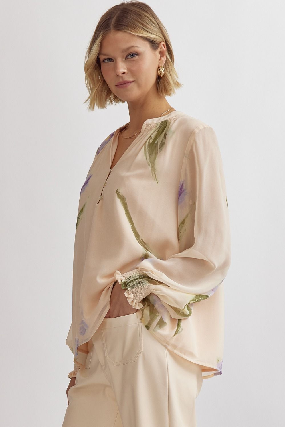 ENTRO INC Women's Top Floral Print V-Neck Long Sleeve Top || David's Clothing