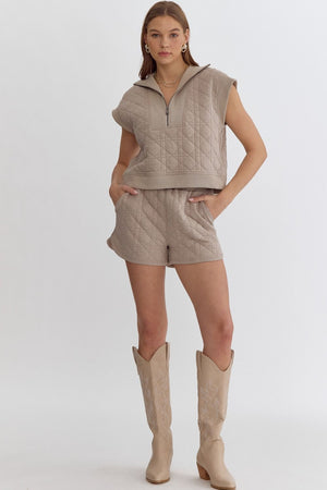 ENTRO INC Women's Top Short Sleeve Half Zip Quilted Top || David's Clothing