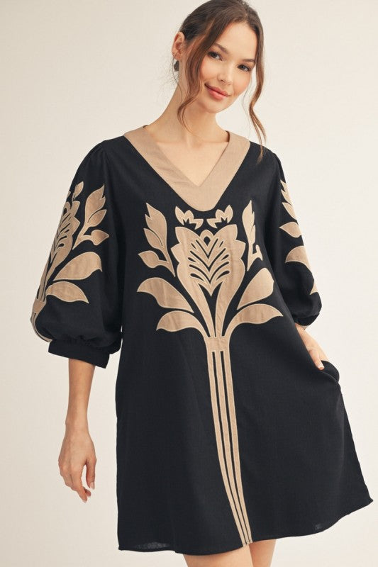 Baroque Floral Applique Shift Dress - Black / L Baroque Floral Applique Shift Dress - Black / L