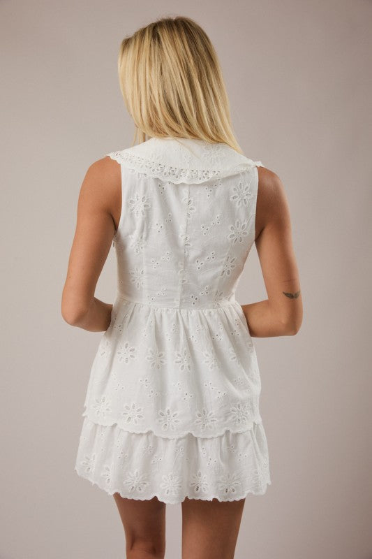 LELIS COLLECTION Women's Dresses Sleeveless V-neck Collared Eyelet Mini Dress