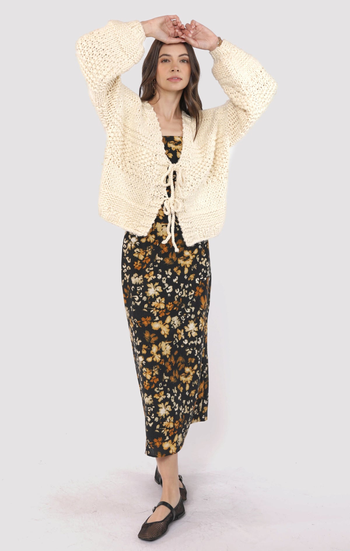 SADIE AND SAGE Women's Sweaters Iggy Chunky Tie Front Hand Knit Cardigan