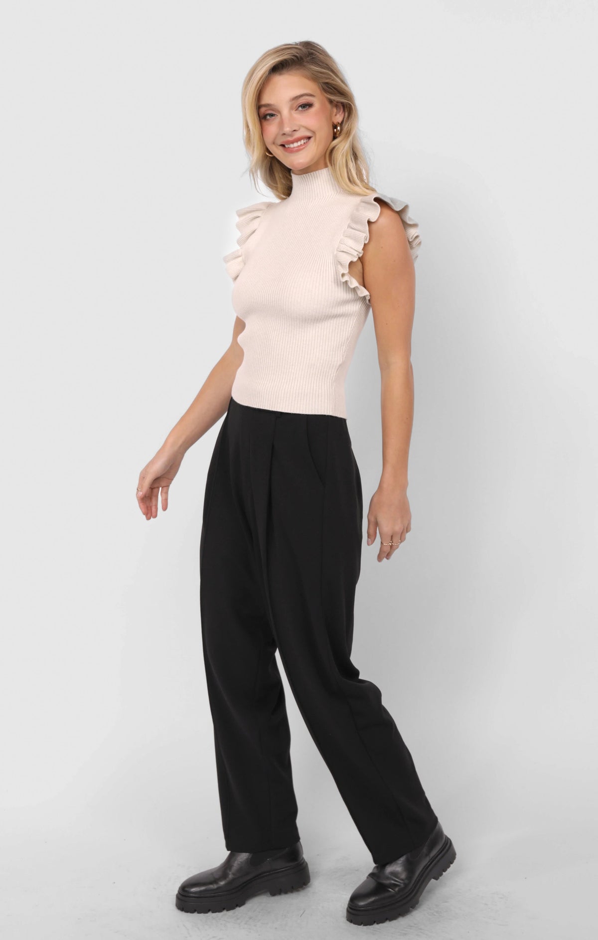 SADIE AND SAGE Women's Top Sadie And Sage Tiffany Mockneck Ruffle Tank Sweater