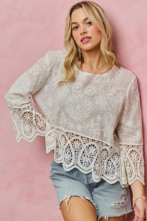 SO ME Women's Top Floral Embroidered Crochet Lace Trimmed Top