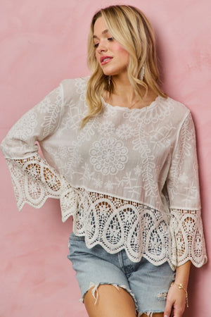 SO ME Women's Top Floral Embroidered Crochet Lace Trimmed Top