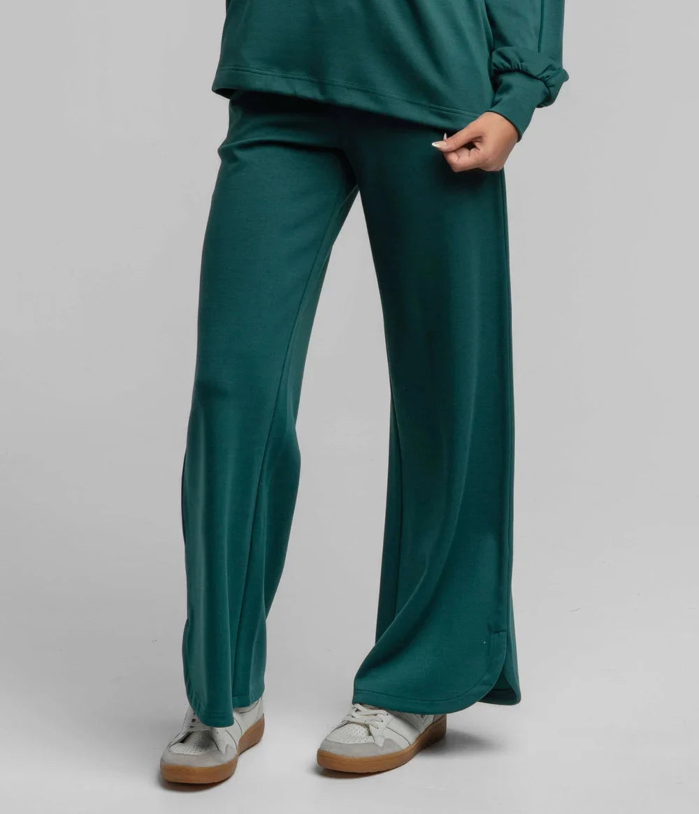 SOUTHERN SHIRT CO. Women's Pants Southern Shirt AstroKnit Performance Pants - Jasper