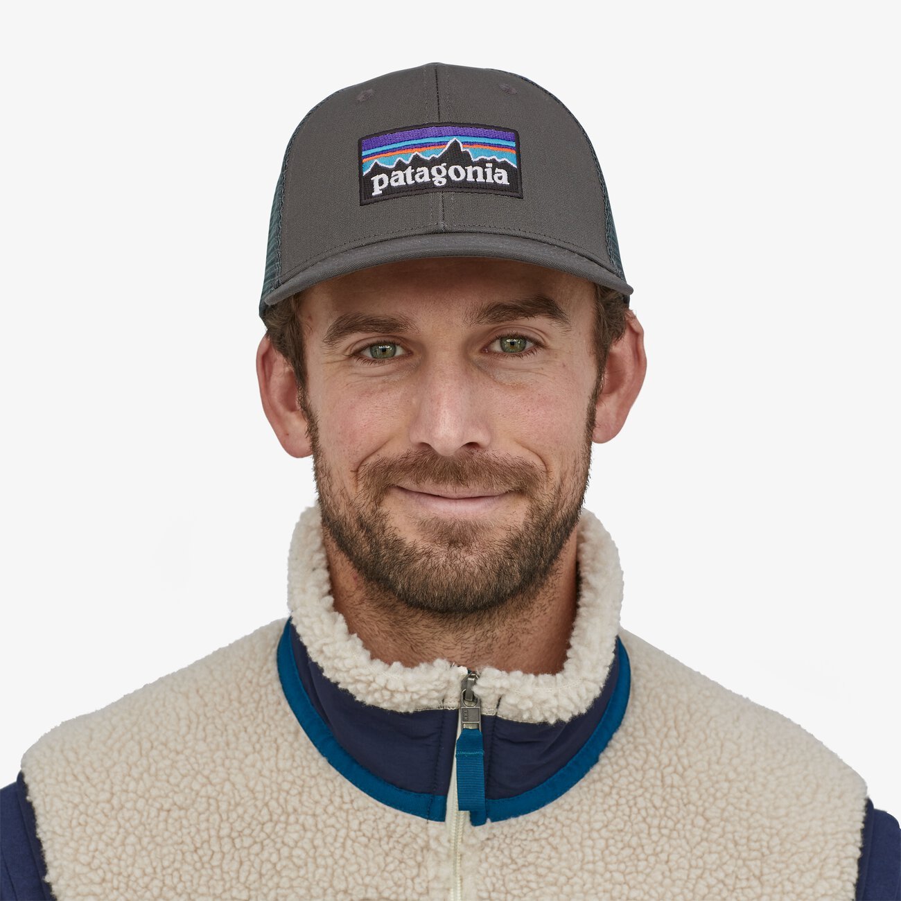 PATAGONIA Men's Hats FORGE GREY Patagonia P-6 Logo Trucker Hat || David's Clothing 38289FGE